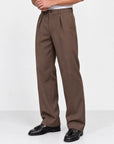 He wears size L/32 – 185 cm tall
