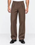 He wears size L/32 – 185 cm tall