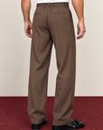 He wears size L/32 – 185 cm tall