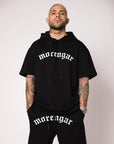 CAMISETA CON CAPUCHA LOGO CURVADO | NEGRO