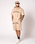 CAMISETA CON CAPUCHA LOGO CURVADO | BEIGE