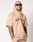 CAMISETA CON CAPUCHA LOGO CURVADO | BEIGE