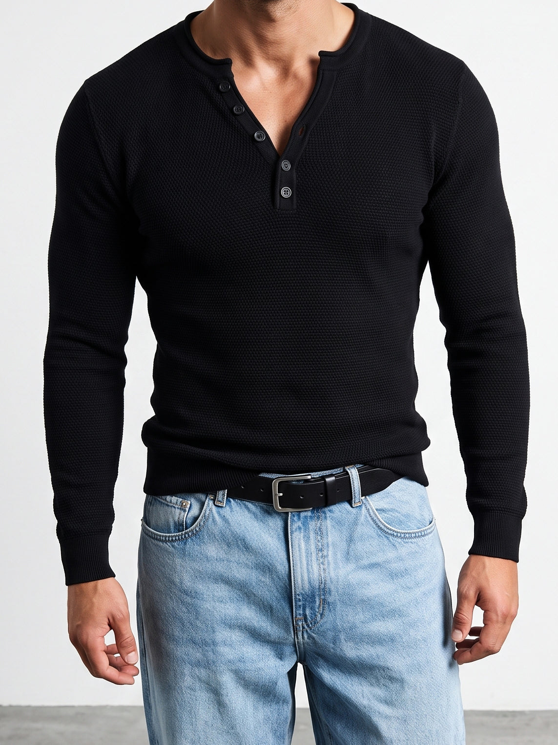 The model wears size L – 180 CM