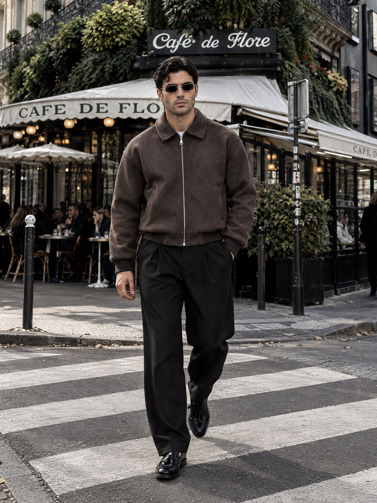 He wears size L – 185 cm tall
