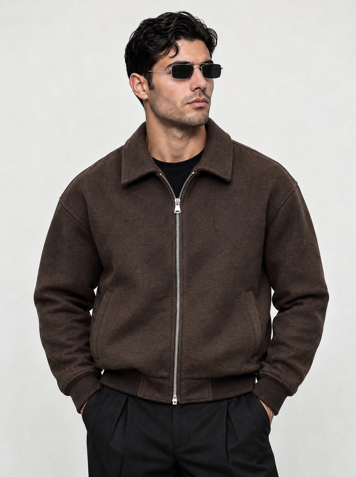 He wears size L – 185 cm tall