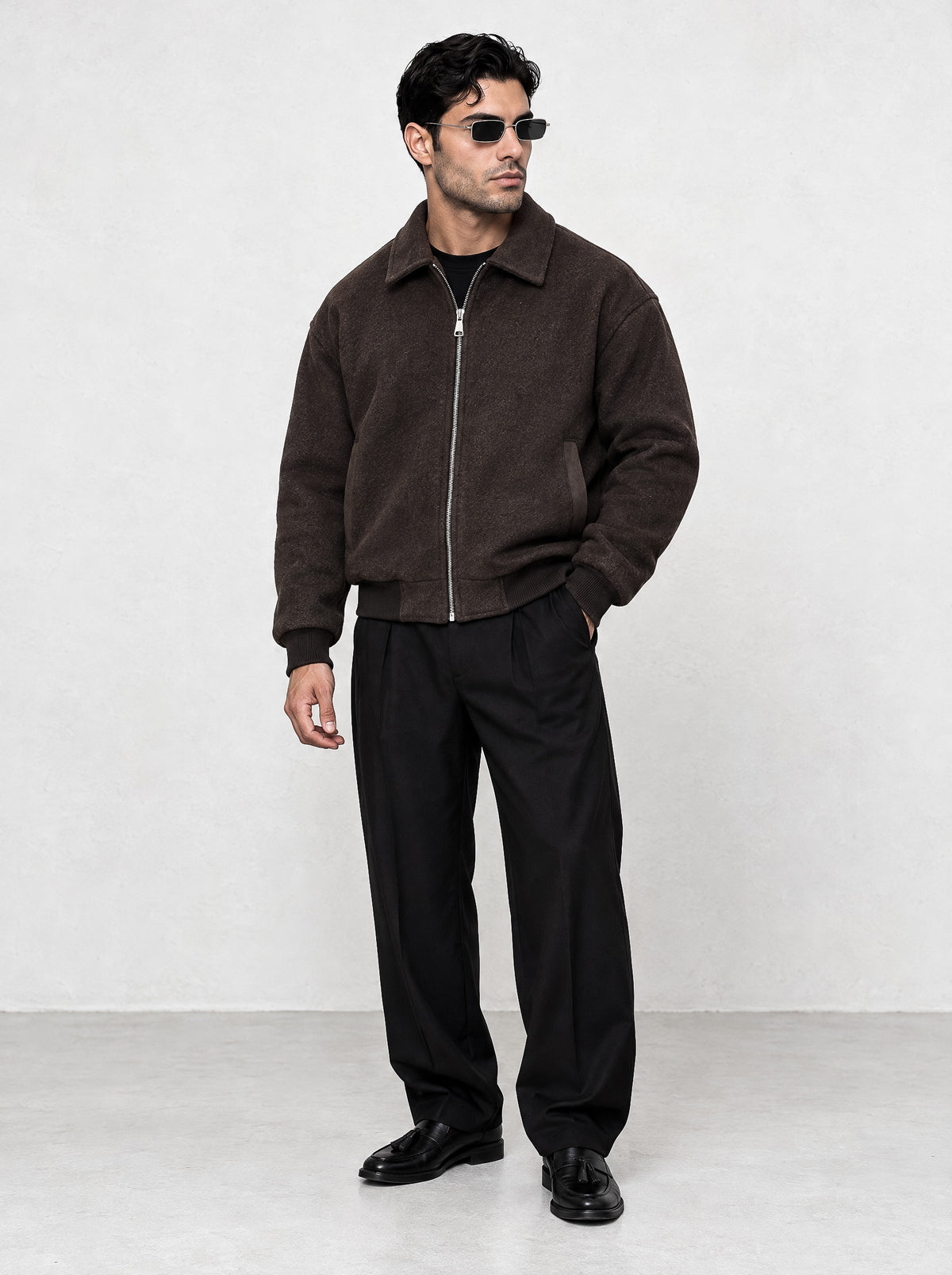 He wears size L – 185 cm tall