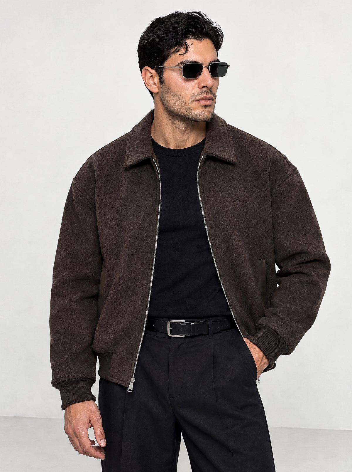 He wears size L – 185 cm tall