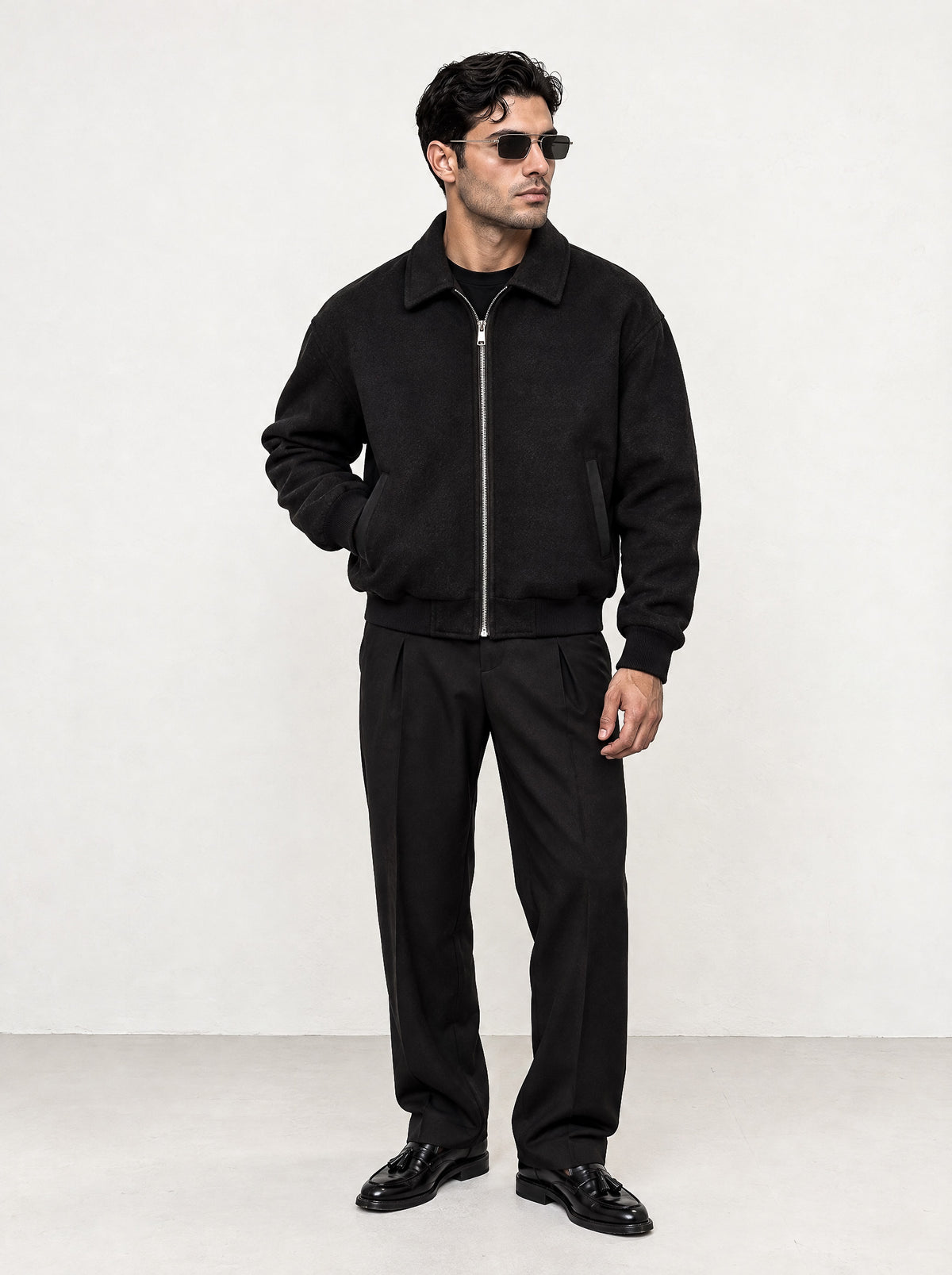 He wears size L – 185 cm tall