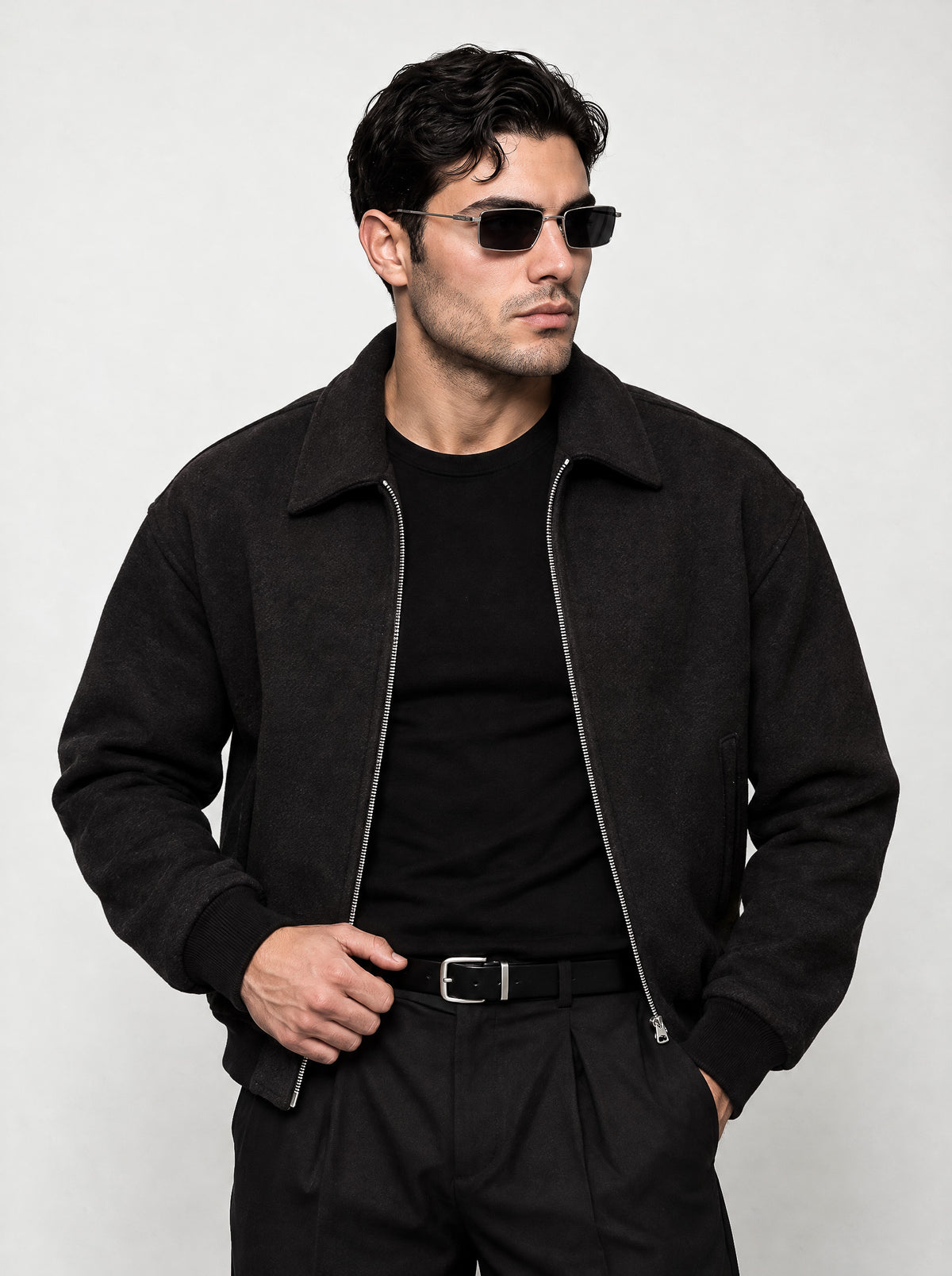 He wears size L – 185 cm tall