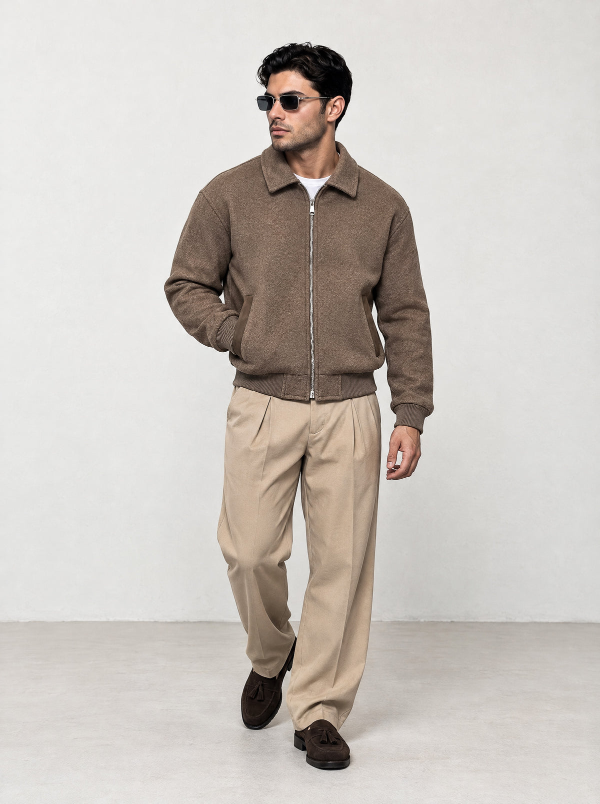 He wears size L – 185 cm tall
