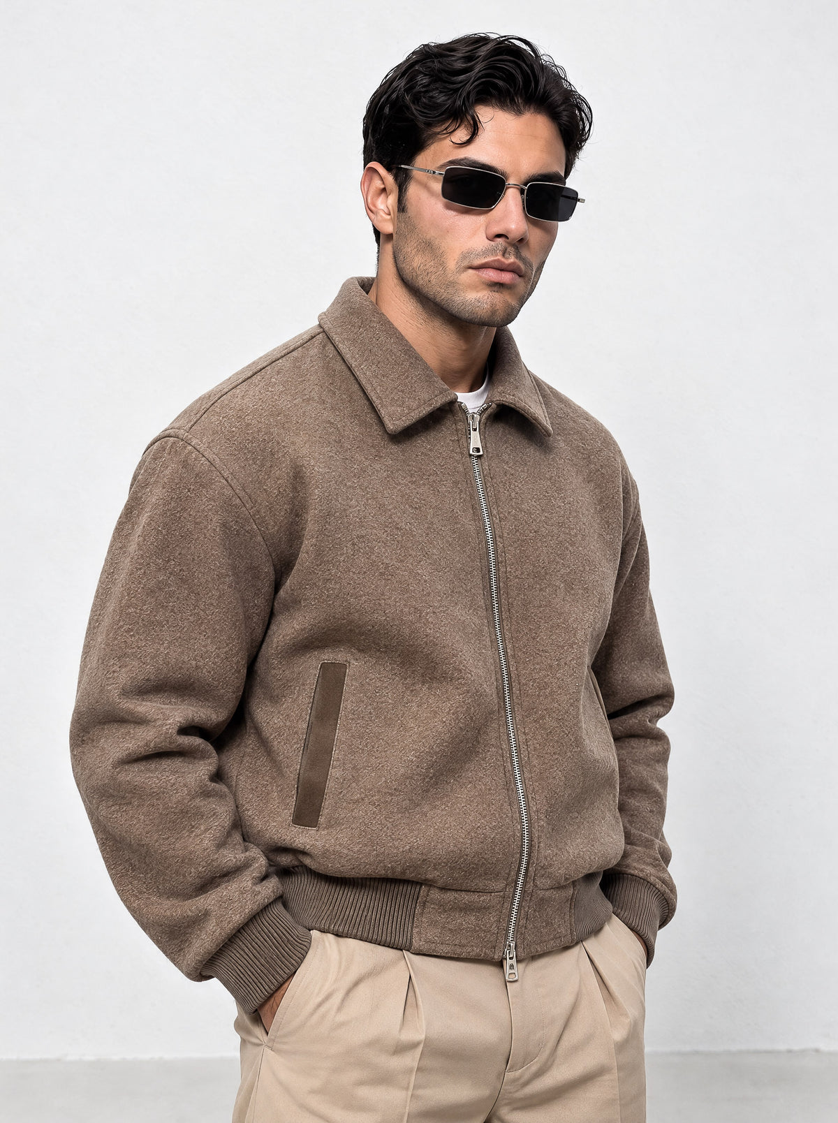 He wears size L – 185 cm tall