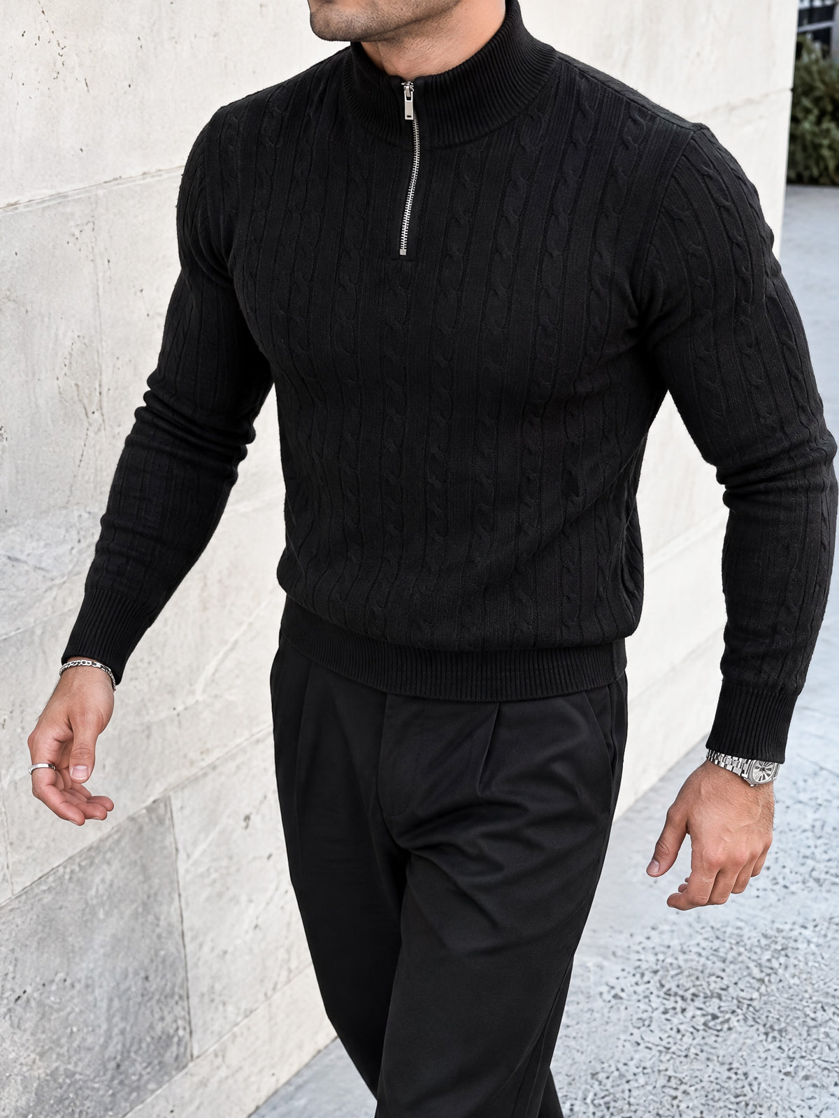 He wears size L – 185 cm tall