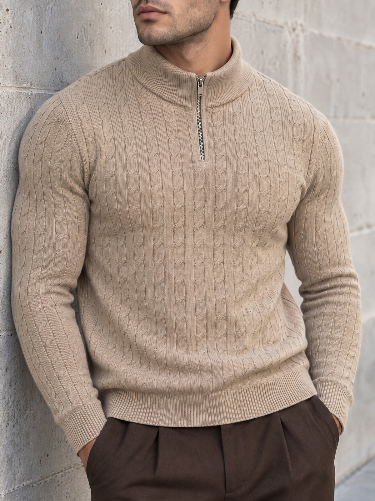 He wears size L – 185 cm tall