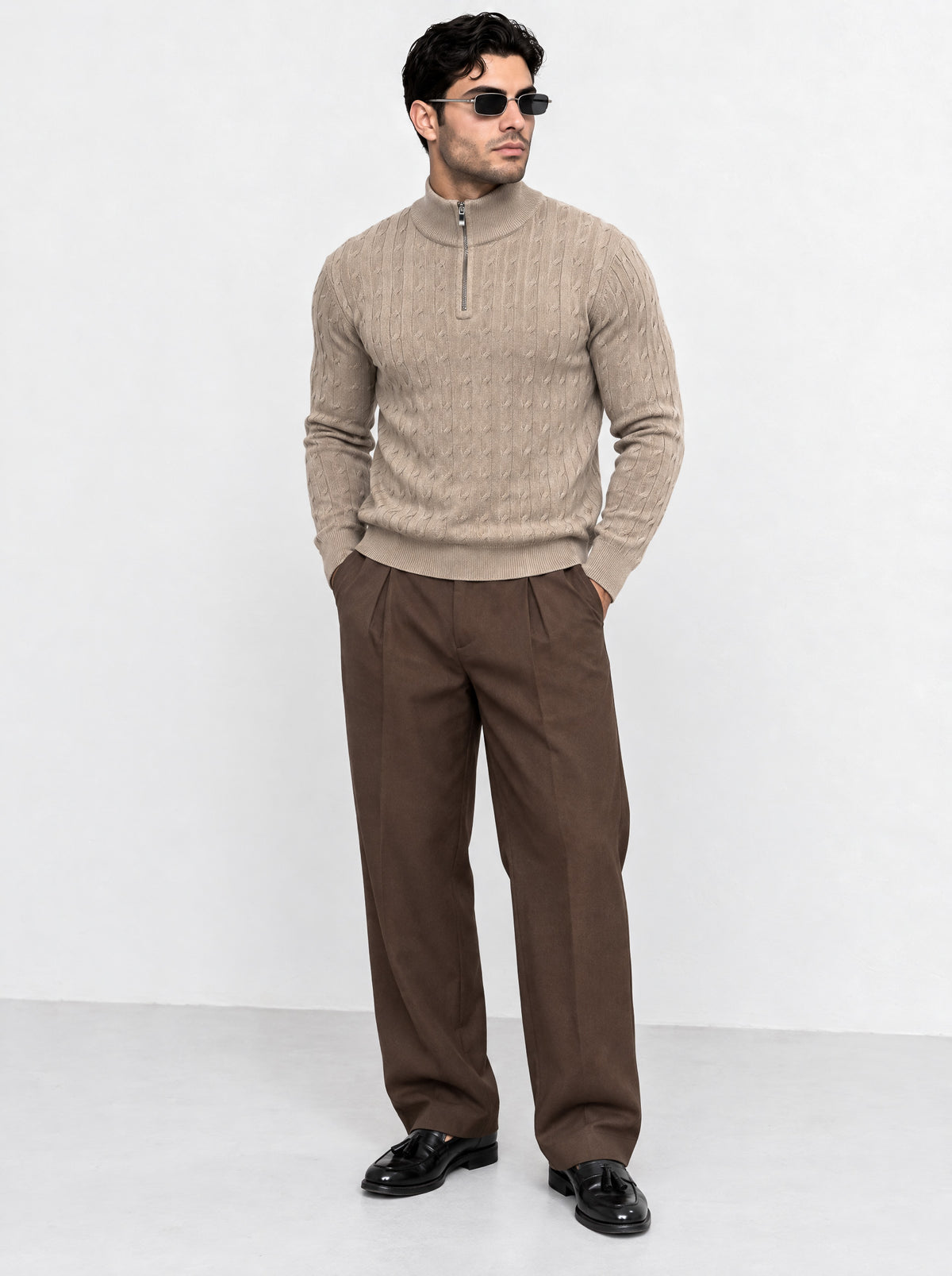 He wears size L – 185 cm tall