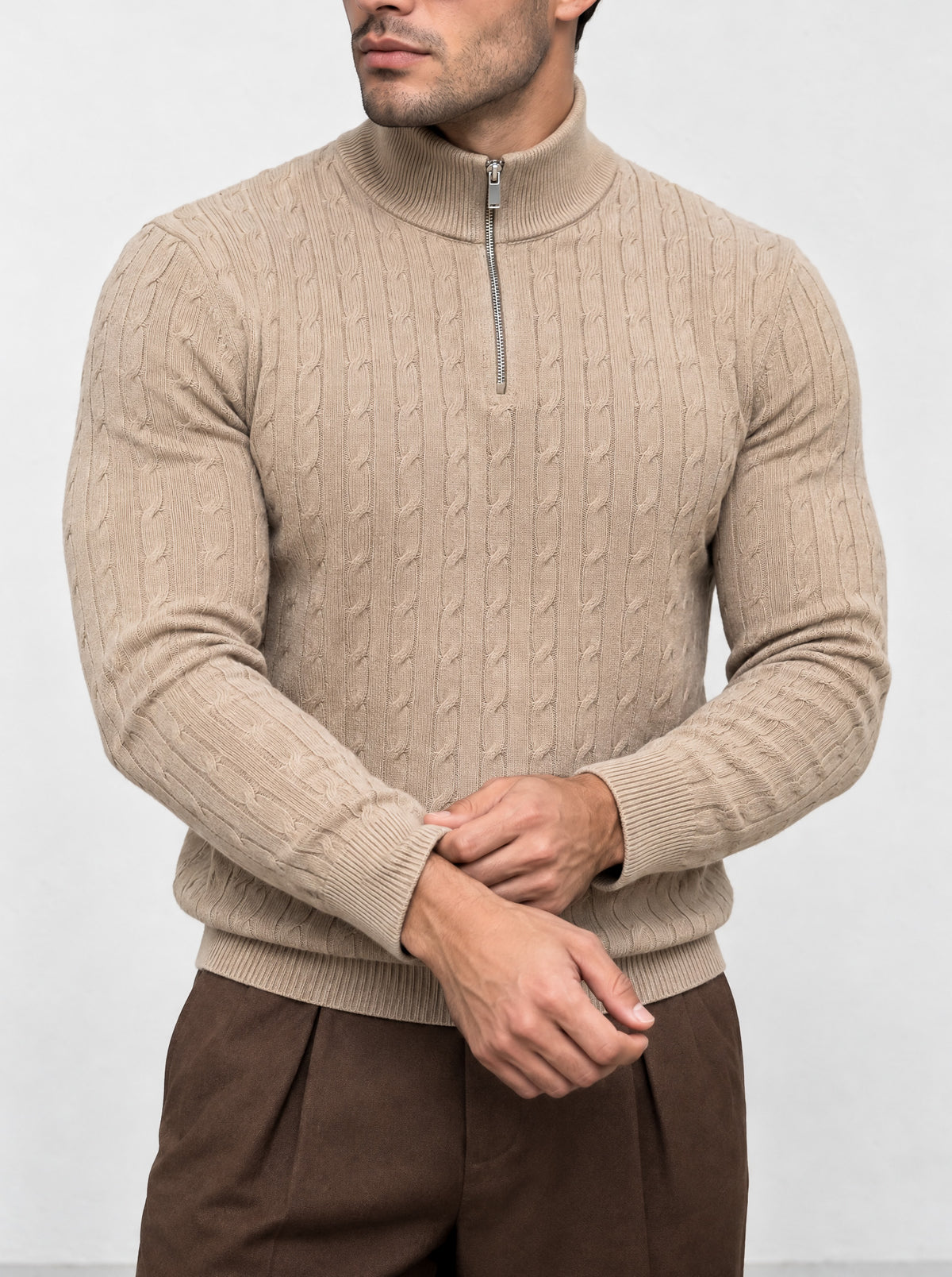 He wears size L – 185 cm tall
