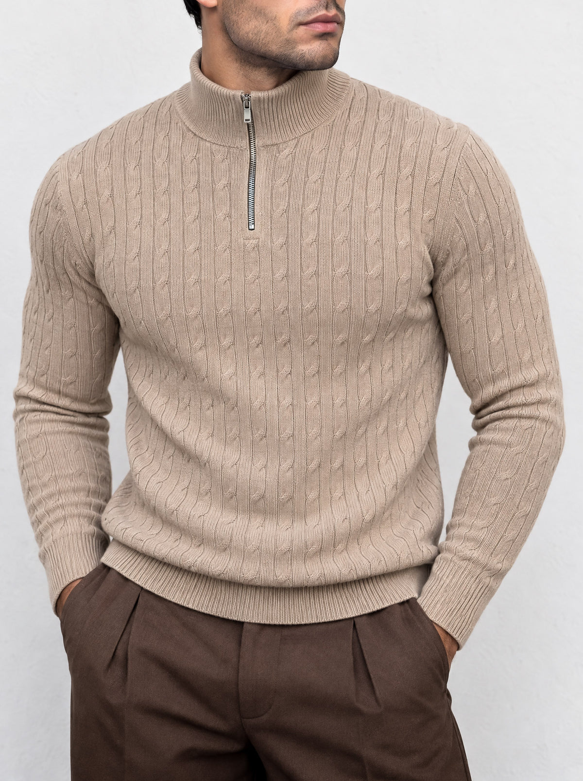 He wears size L – 185 cm tall