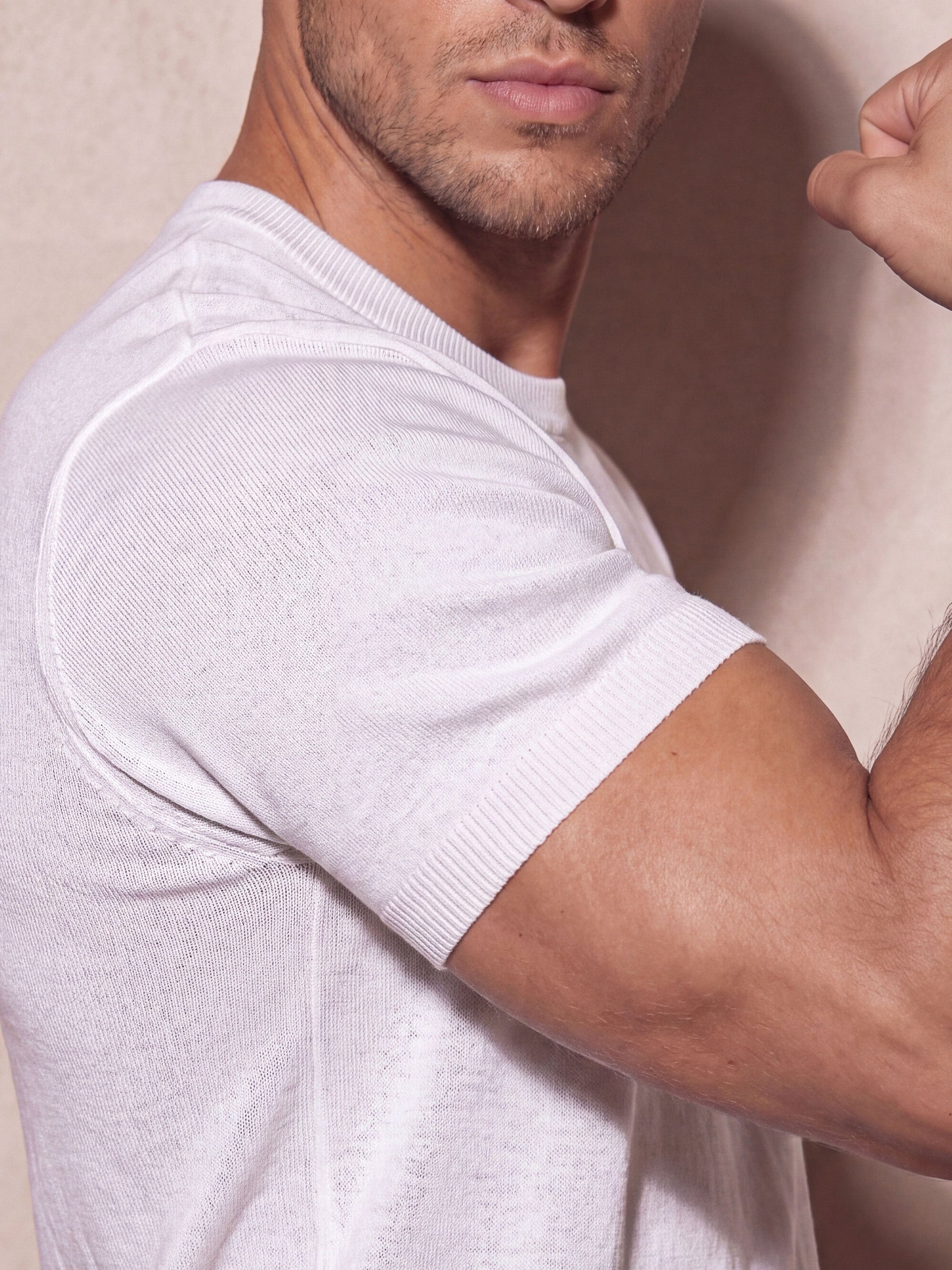 Close-up of white knit t-shirt fabric, Morengar soft-touch stretch