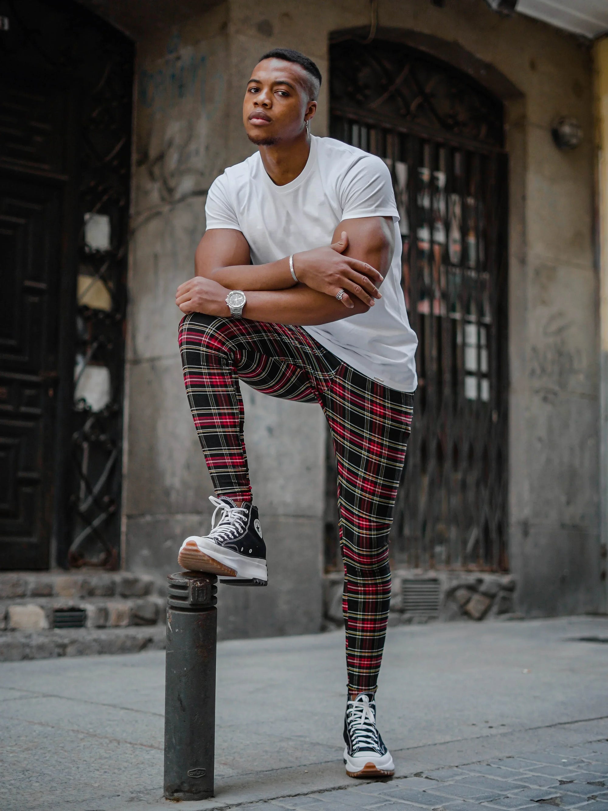 Grey Pants Grey T Shirt Street Style Grey Jeans Outfit Gray T