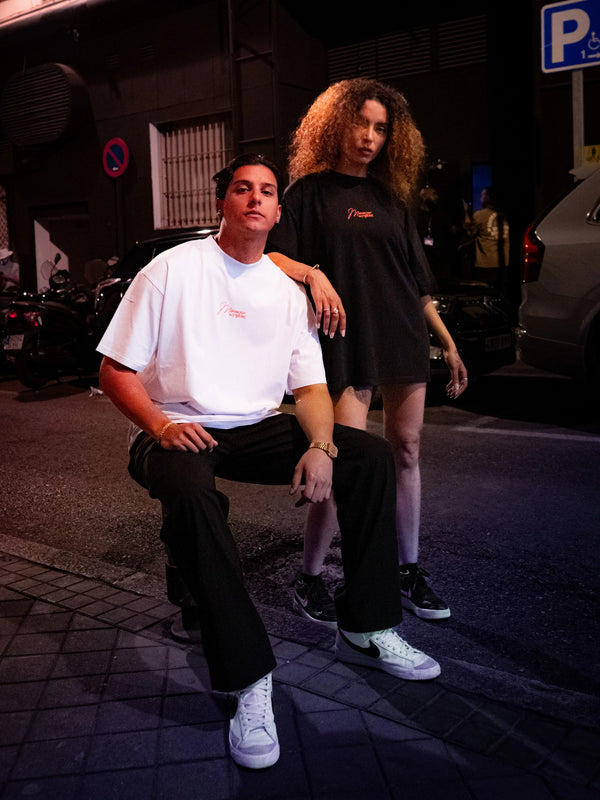 NO NAME RED CLUB T-SHIRT | BLACK