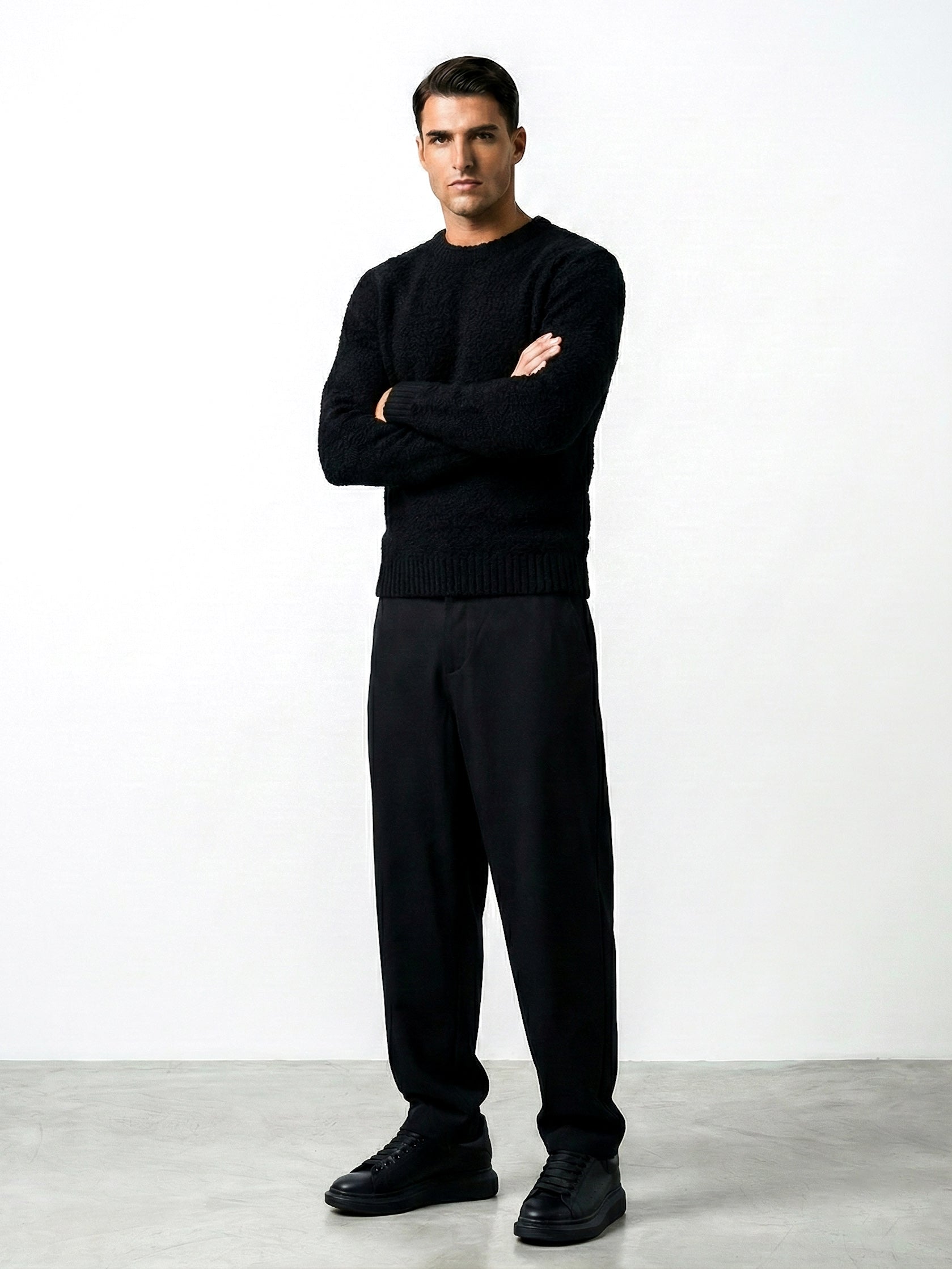 FLUFFY WOOL JUMPER | BLACK