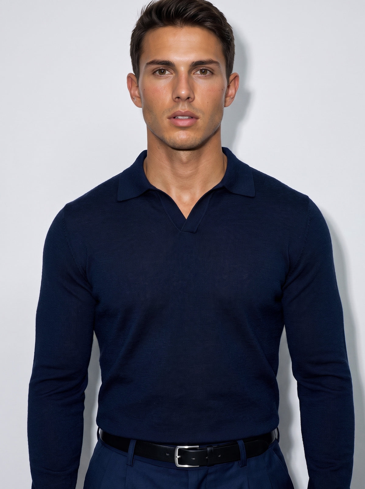 The model wears size L – 180 CM