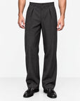 He wears size L/32 – 185 cm tall
