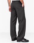 He wears size L/32 – 185 cm tall