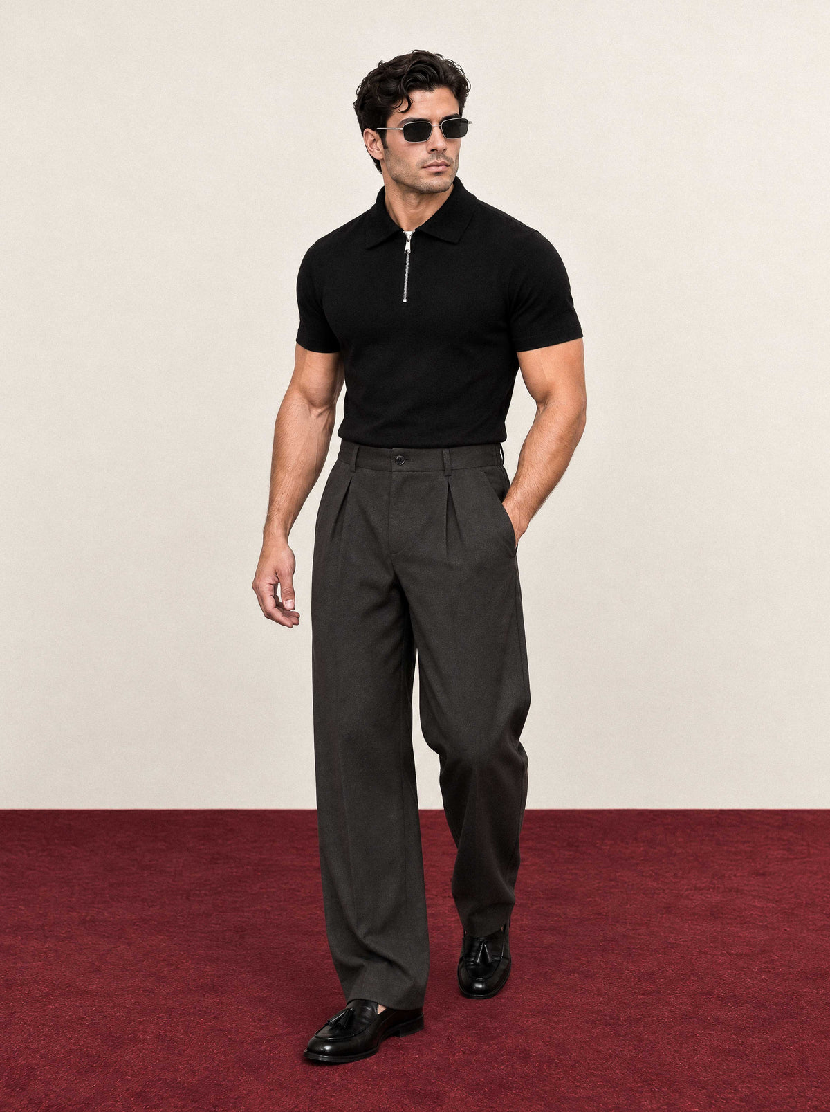 He wears size L/32 – 185 cm tall