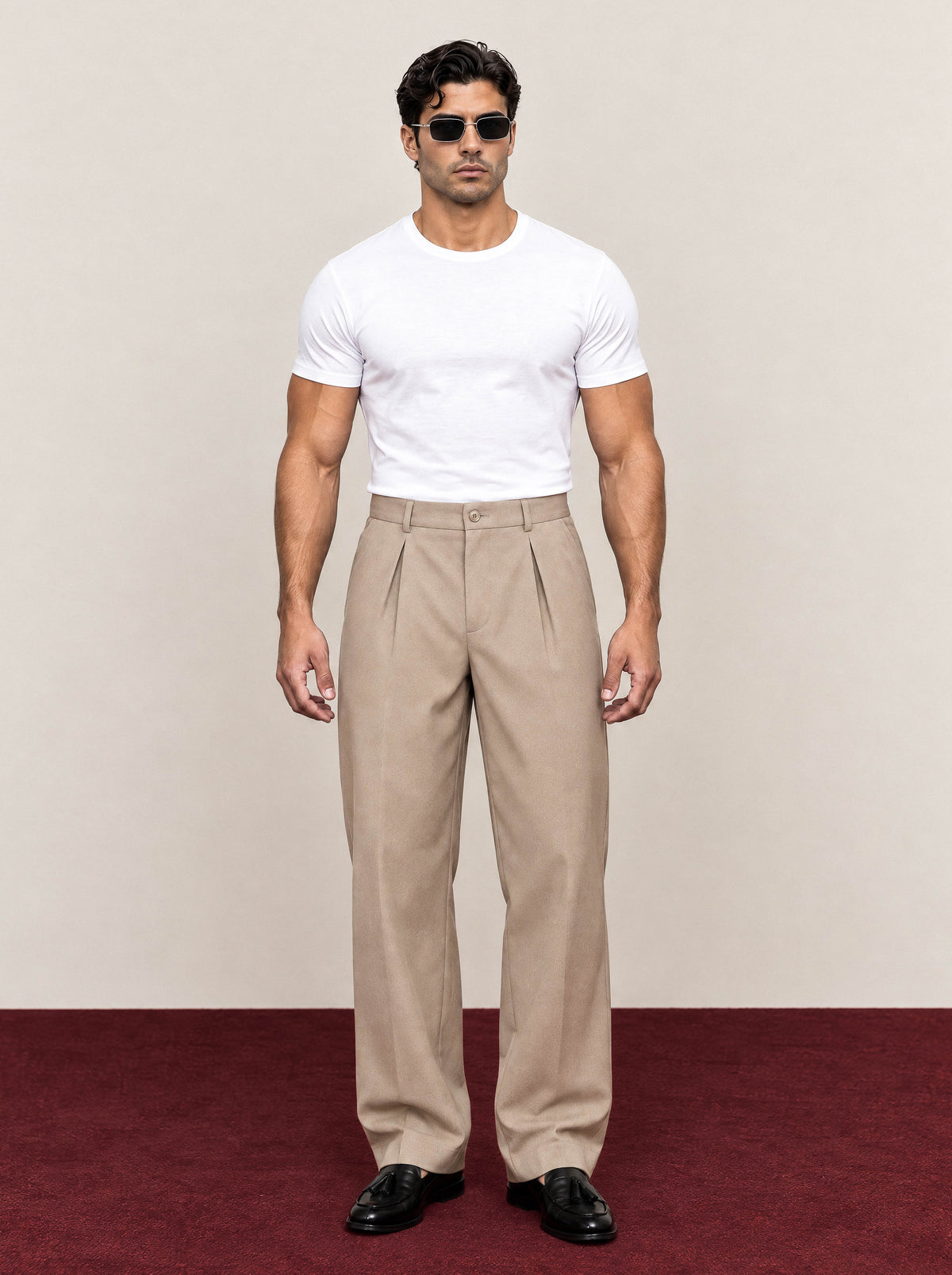 He wears size L/32 – 185 cm tall
