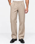 He wears size L/32 – 185 cm tall