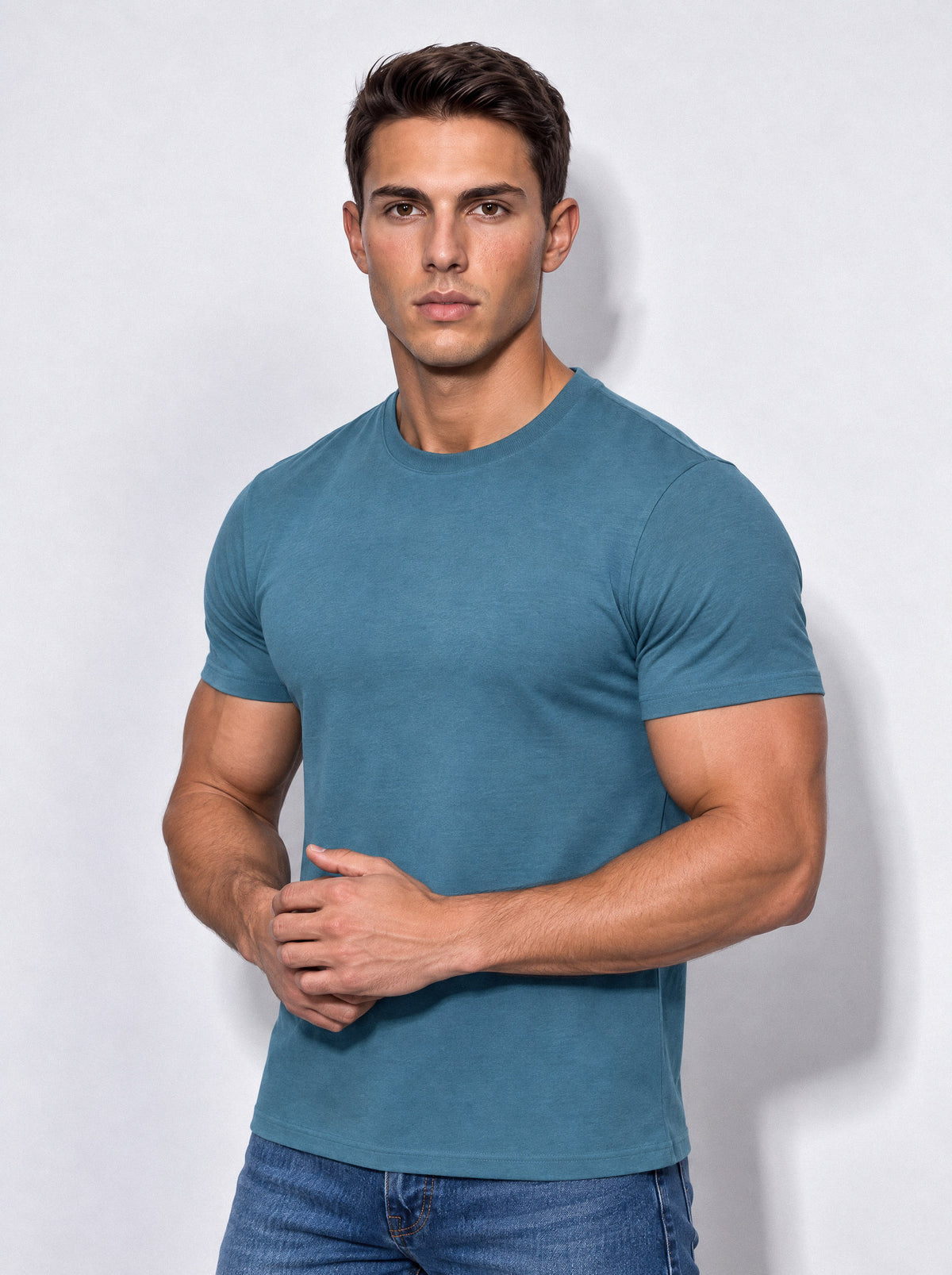 He wears size L – 180 cm tall