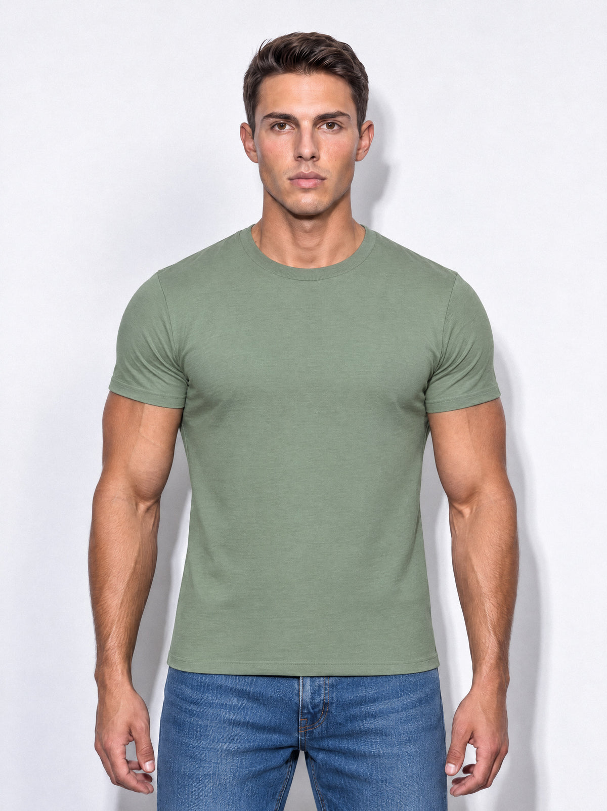 He wears size L – 180 cm tall