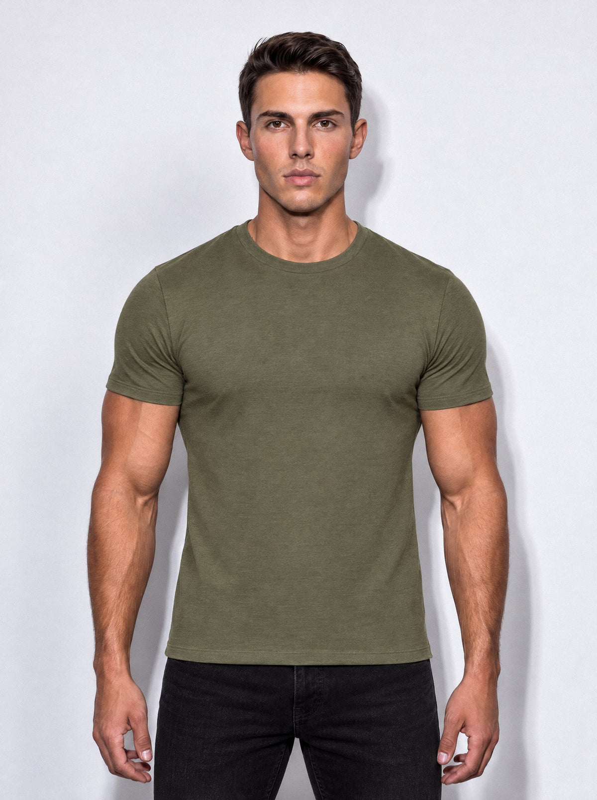 He wears size L – 180 cm tall
