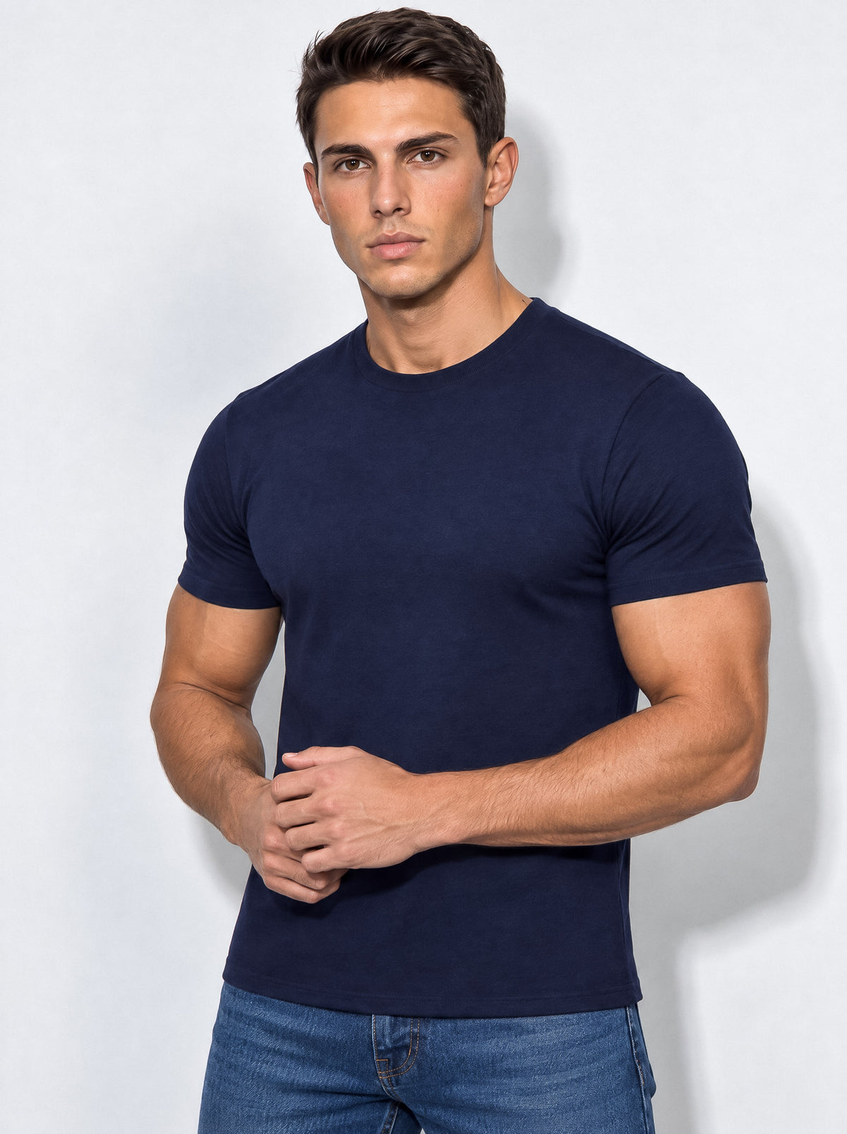 He wears size L – 180 cm tall