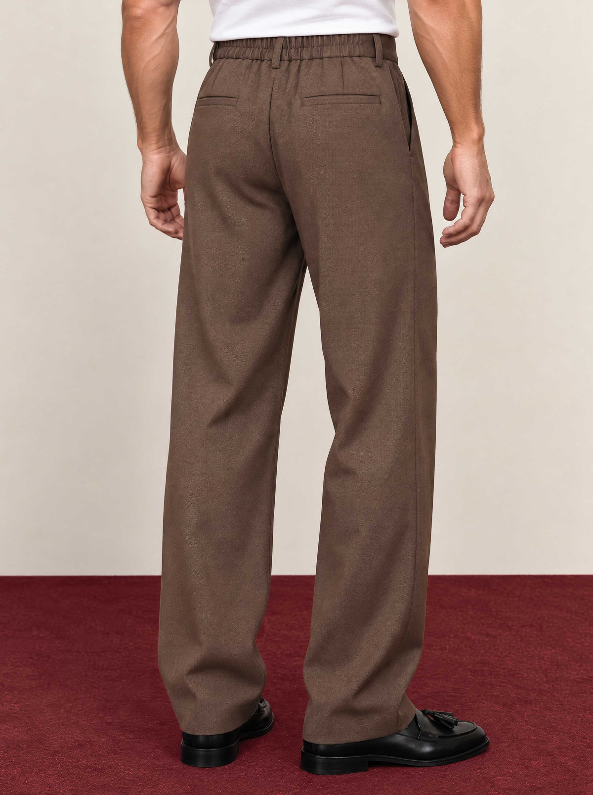 He wears size L/32 – 185 cm tall