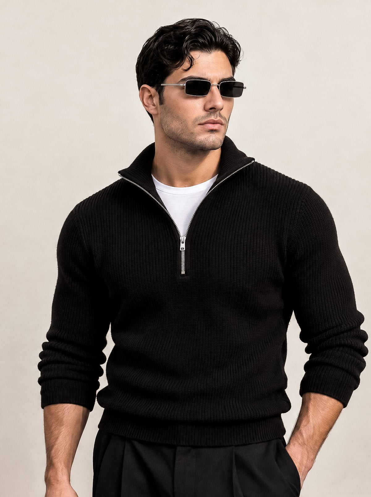 He wears size L – 185 cm tall