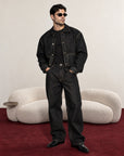 He wears size L/32 – 185 cm tall