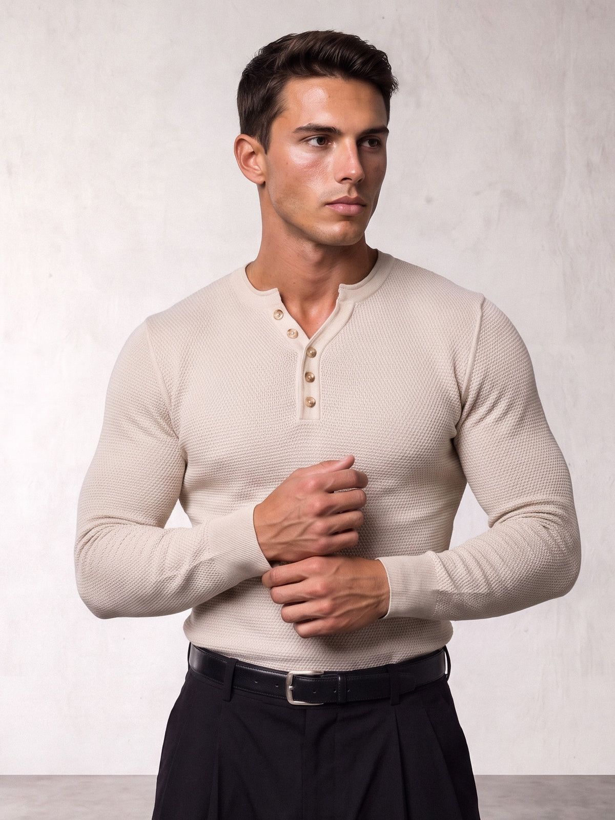 The model wears size XL – 180 CM