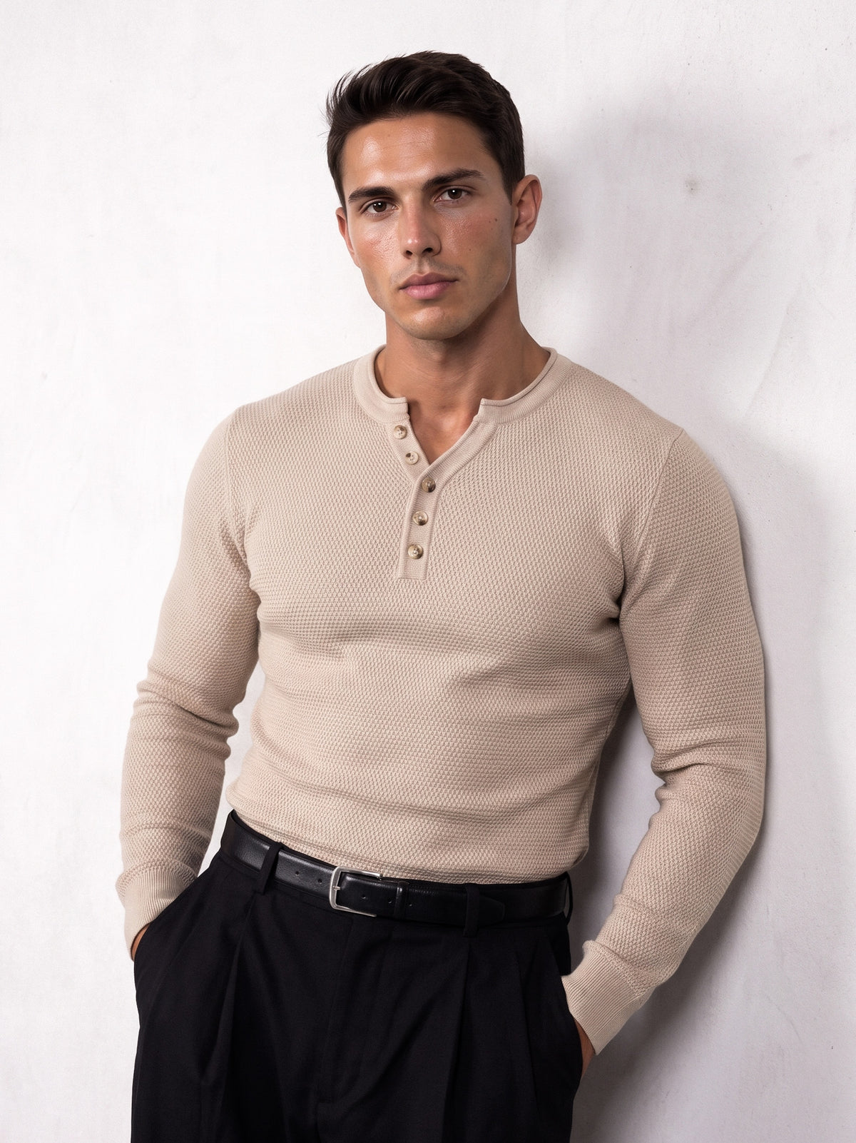 The model wears size XL – 180 CM