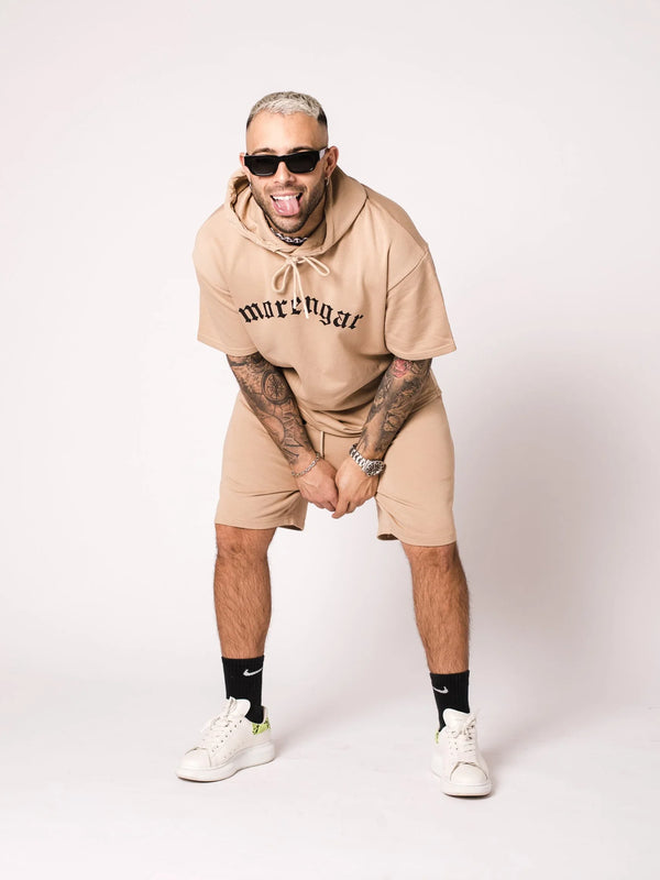 GEBOGENES LOGO-KAPUZENHEMD | BEIGE